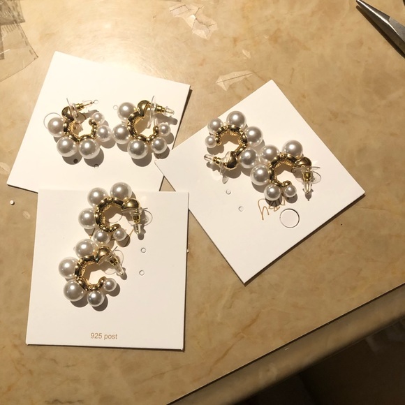 Faux Bold Hoop Pearl Earrings - Picture 8 of 11